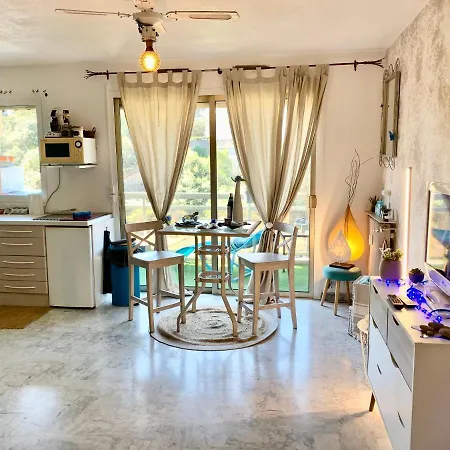 Luxurious In 450m From Sea With Terrace And Air Conditioning And Private Parking Apartment *